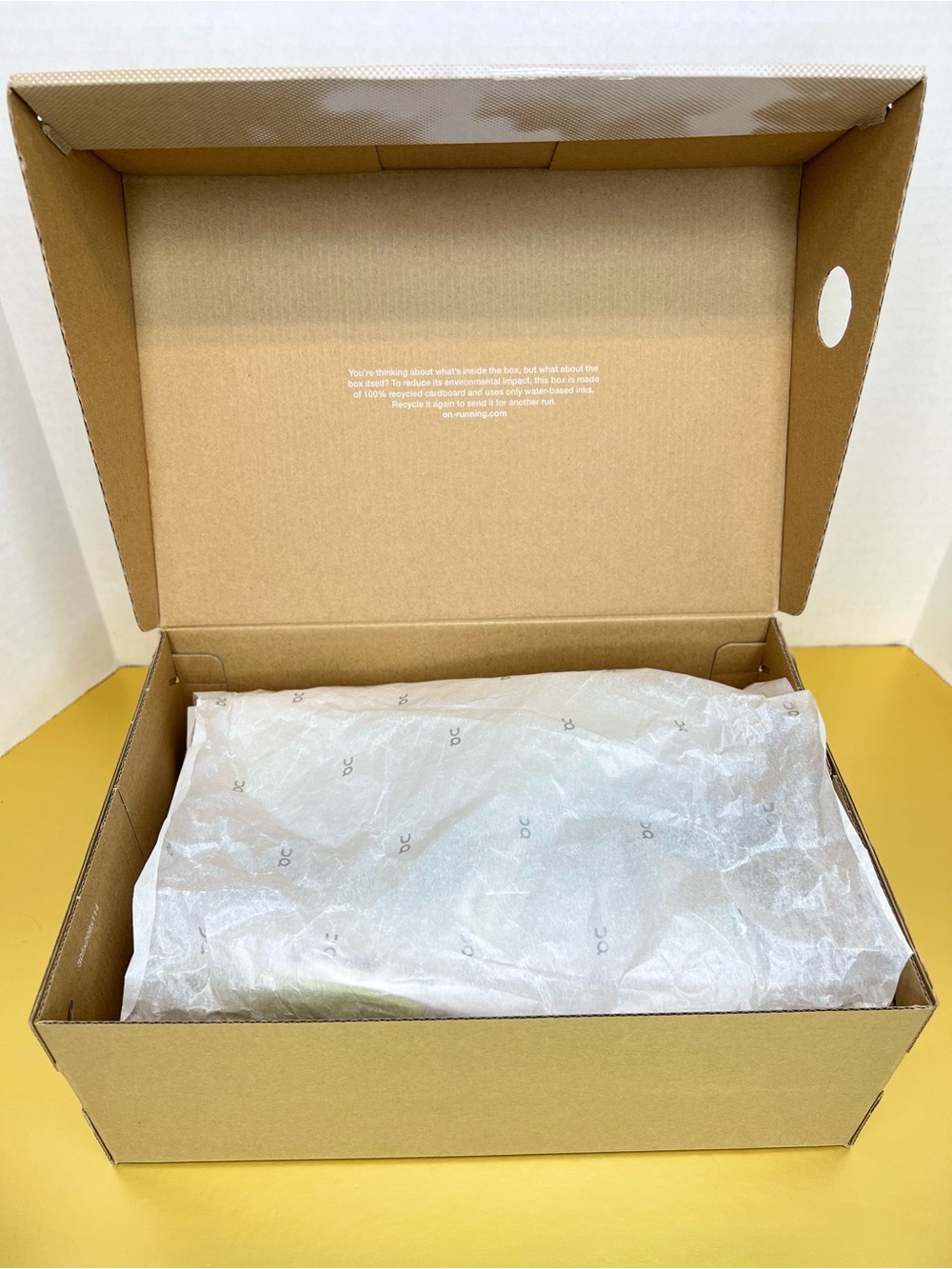 On Running Cloudsurfer Womens Size 8 White/Sand With Box Worn 3x Indoors Only! - Picture 16 of 16